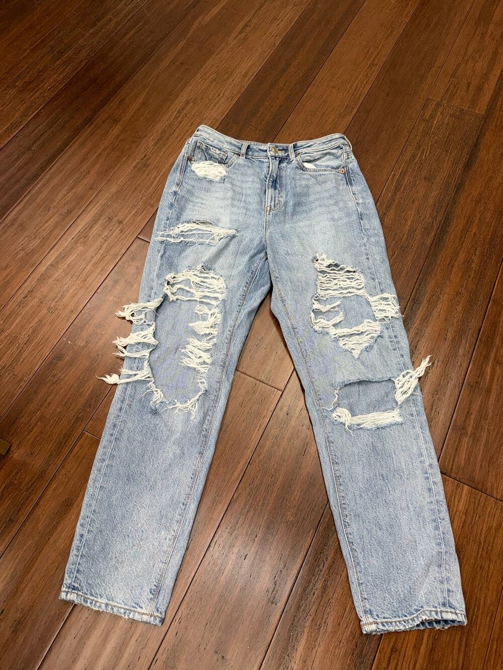 American Eagle Highest Rise Mom Jeans 6